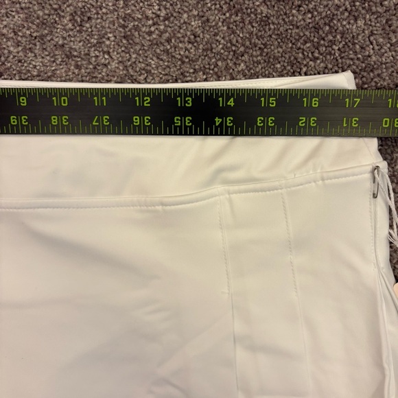 Tommy Bahama Women's White Pleated Skort Size XL Golf Quick Dry UPF 50 NWT - Picture 9 of 14